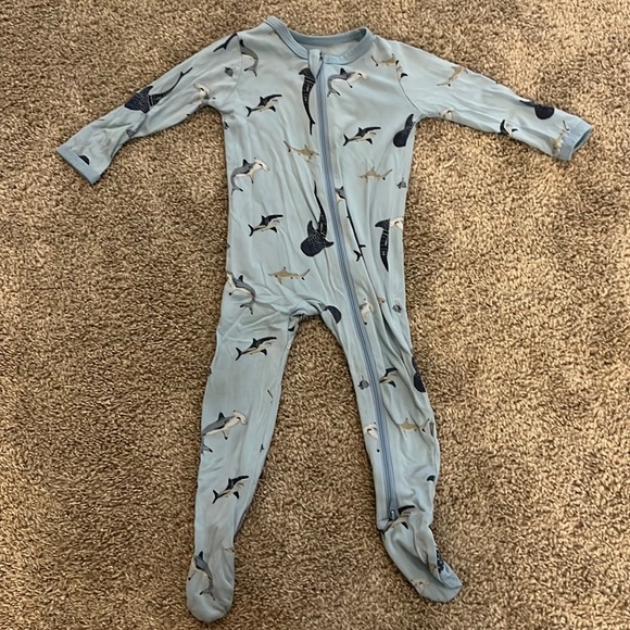 Kyte BABY Pajamas Kyte Baby Zippered Footie In Stream Shark Size 62